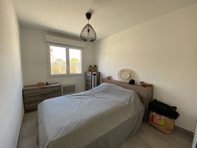 For sale 4 rooms 95 m2 Herault (34140) photo 3