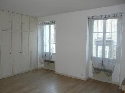 For rent Bordeaux 1 room 27 m2 Gironde (33000) photo 0