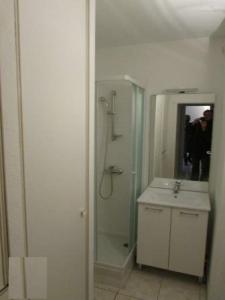 For rent Bordeaux 1 room 30 m2 Gironde (33000) photo 2