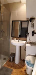 For rent Bordeaux 1 room 23 m2 Gironde (33000) photo 3