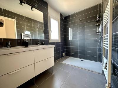For sale Lavandou 4 rooms 99 m2 Var (83980) photo 3