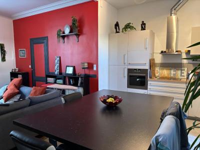 For sale Bordeaux 4 rooms 90 m2 Gironde (33000) photo 2