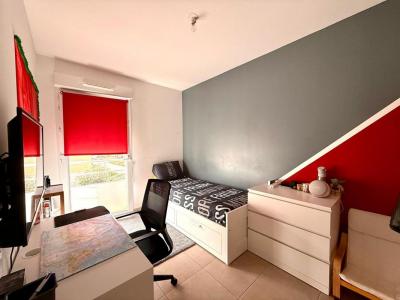 For sale Miramas 5 rooms 89 m2 Bouches du Rhone (13140) photo 4