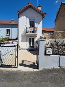 For sale Vichy 4 rooms 76 m2 Allier (03200) photo 0