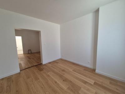 For sale Vichy 4 rooms 76 m2 Allier (03200) photo 3