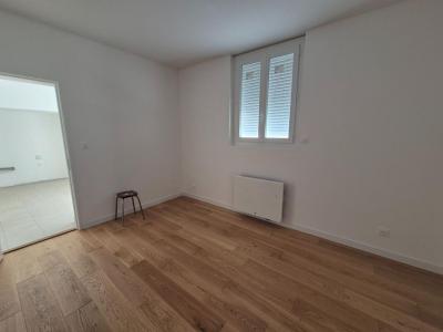 For sale Vichy 4 rooms 76 m2 Allier (03200) photo 4