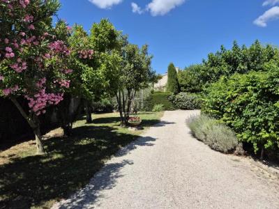 For sale Graveson 5 rooms 108 m2 Bouches du Rhone (13690) photo 4