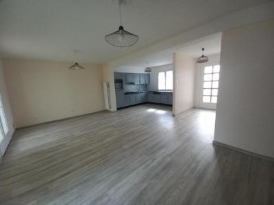 For sale Plouay 5 rooms 97 m2 Morbihan (56240) photo 2