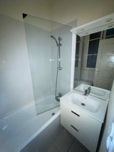 For rent Lyon-2eme-arrondissement 1 room 43 m2 Rhone (69002) photo 3