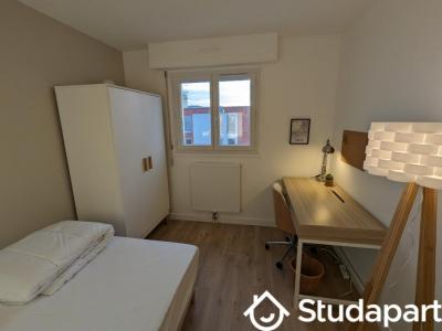 For rent Guyancourt 1 room 11 m2 Yvelines (78280) photo 2