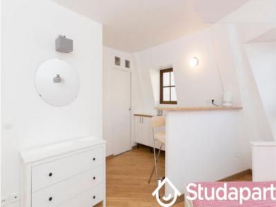 Louer Appartement Paris-8eme-arrondissement 1010 euros