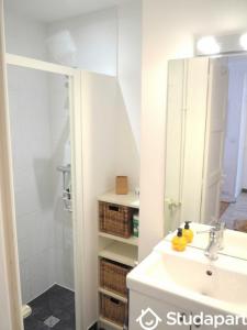 For rent Grenoble 1 room 10 m2 Isere (38100) photo 1