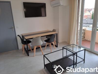 Louer Appartement 11 m2 Toulon
