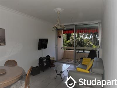 Louer Appartement 10 m2 Antibes