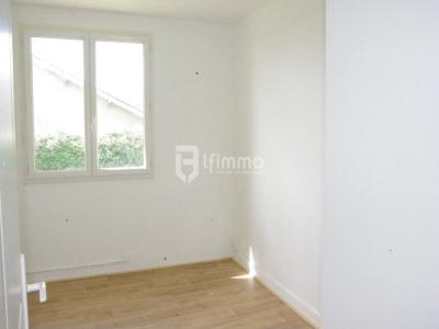 For sale Saint-laurent-medoc 4 rooms 73 m2 Gironde (33112) photo 4