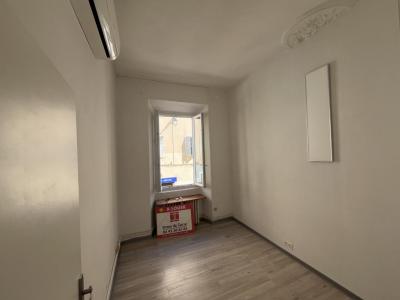 Louer Bureau 95 m2 Ajaccio