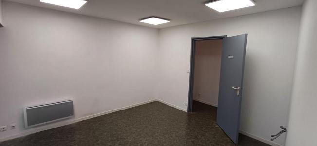 For sale Avrille 3 rooms 48 m2 Maine et loire (49240) photo 1
