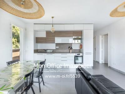 For sale Marseille-11eme-arrondissement 4 rooms 81 m2 Bouches du Rhone (13011) photo 3