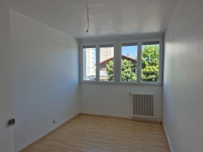 For rent Echirolles chirolles 4 rooms 68 m2 Isere (38130) photo 2