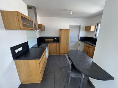 For sale ZONE Jarlard 4 rooms 104 m2 Tarn (81000) photo 3