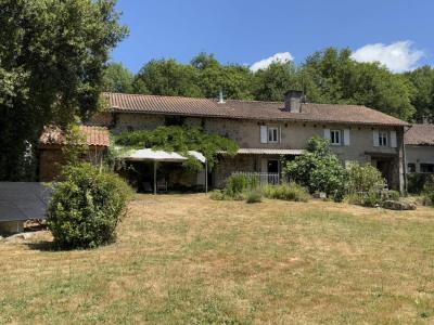 Acheter Maison 231 m2 Saint-barthelemy-de-bussiere