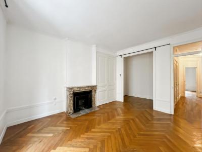 For rent Lyon-6eme-arrondissement 2 rooms 71 m2 Rhone (69006) photo 2