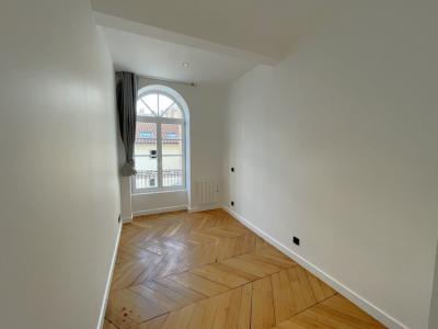 Louer Appartement Lyon-2eme-arrondissement 1845 euros