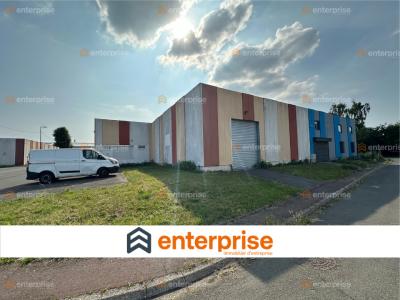 For rent Capinghem LILLE 330 m2 Nord (59160) photo 0