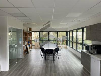 For rent Bruges 250 m2 Gironde (33520) photo 0