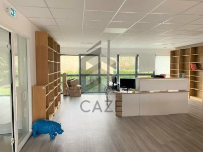 For rent Bruges 250 m2 Gironde (33520) photo 1