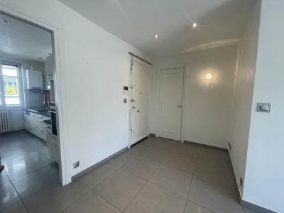 For rent Lyon-4eme-arrondissement 2 rooms 73 m2 Rhone (69004) photo 2