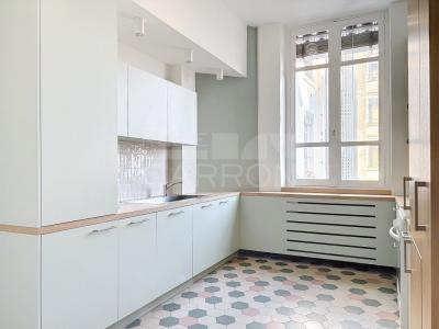 For rent Lyon-7eme-arrondissement 3 rooms 110 m2 Rhone (69007) photo 2