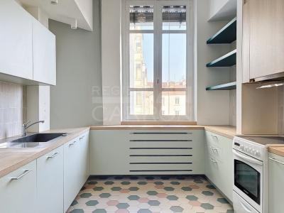 For rent Lyon-7eme-arrondissement 3 rooms 110 m2 Rhone (69007) photo 3