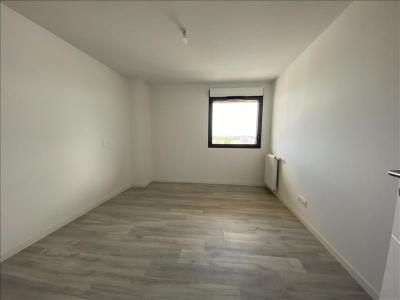 For rent Bordeaux 3 rooms 69 m2 Gironde (33800) photo 3