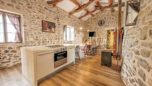 Acheter Prestige Uzes 782000 euros