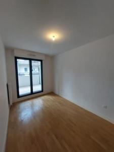 For rent Issy-les-moulineaux 3 rooms 55 m2 Hauts de Seine (92130) photo 2