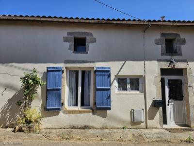 For sale Nanteuil-en-vallee 3 rooms 110 m2 Charente (16700) photo 1
