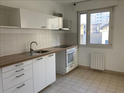 For rent Lyon-7eme-arrondissement 3 rooms 67 m2 Rhone (69007) photo 0