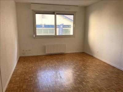 For rent Lyon-7eme-arrondissement 3 rooms 67 m2 Rhone (69007) photo 1