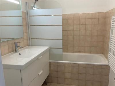 For rent Lyon-7eme-arrondissement 3 rooms 67 m2 Rhone (69007) photo 3