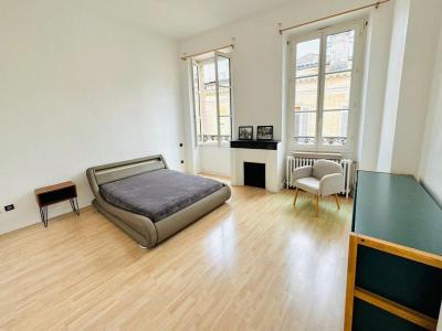 Louer Appartement 72 m2 Bordeaux