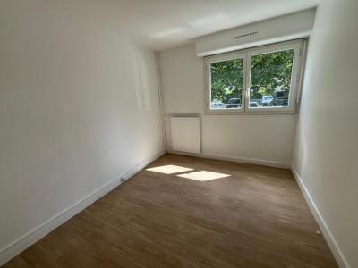 For rent Palaiseau 3 rooms 62 m2 Essonne (91120) photo 2