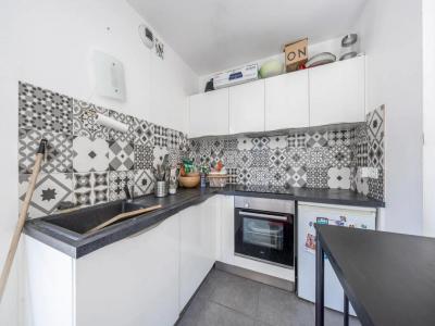 For sale Bordeaux 3 rooms 63 m2 Gironde (33300) photo 2