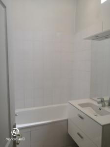 For rent Lyon-2eme-arrondissement 2 rooms 44 m2 Rhone (69002) photo 2