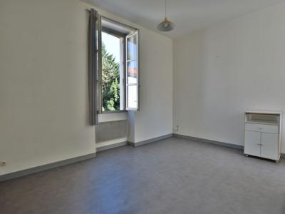 For sale HYPER CENTRE VILLE 3 rooms 58 m2 Maine et loire (49300) photo 2