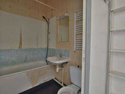 For sale HYPER CENTRE VILLE 3 rooms 58 m2 Maine et loire (49300) photo 4