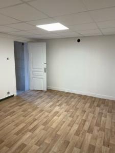 Louer Appartement 150 m2 Blanc-mesnil
