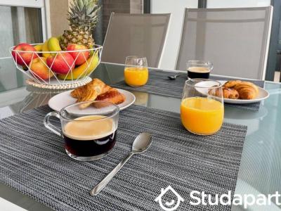 Louer Appartement Marseille-8eme-arrondissement Bouches du Rhone