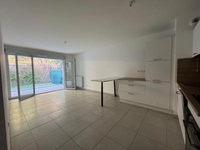 For sale PROCHE CENTRE 4 rooms 75 m2 Bouches du Rhone (13380) photo 2