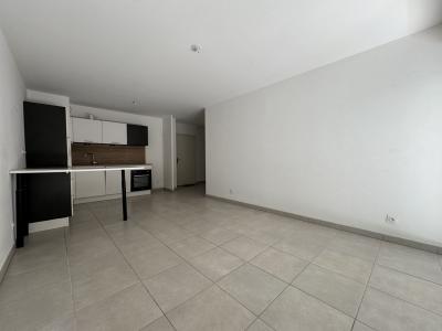 For sale PROCHE CENTRE 4 rooms 75 m2 Bouches du Rhone (13380) photo 3
